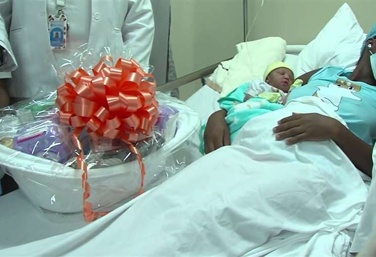 Madre de Damián, el niño 8 mil millones, pide al Gobierno dominicano “una casita”