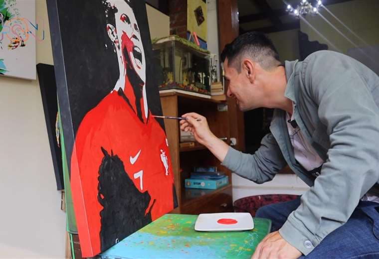 Aficionado encuentra en el Mundial inspiración para crear sus obras de arte