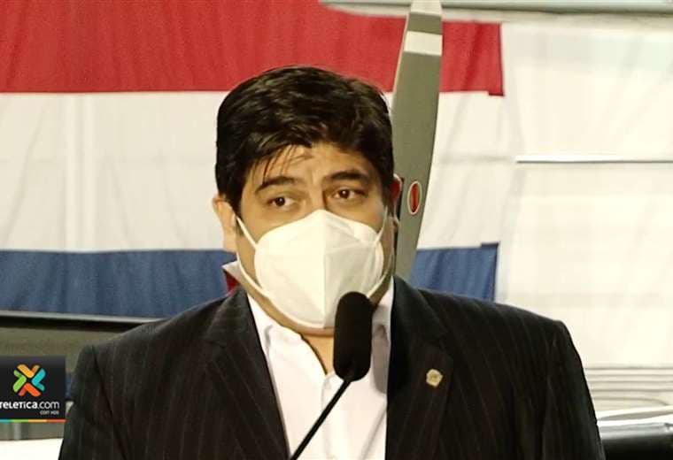 Presidente Alvarado celebra “justicia, igualdad y eficiencia” tras luz verde al empleo público