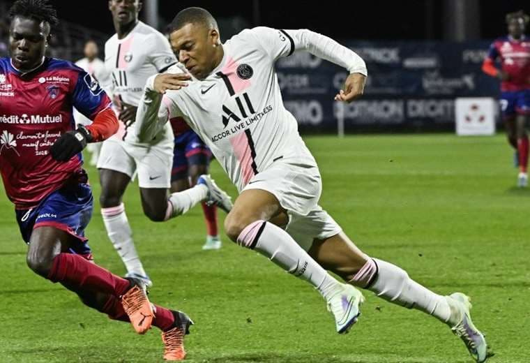 Mbappé "es una leyenda del París SG", elogia Luis Enrique