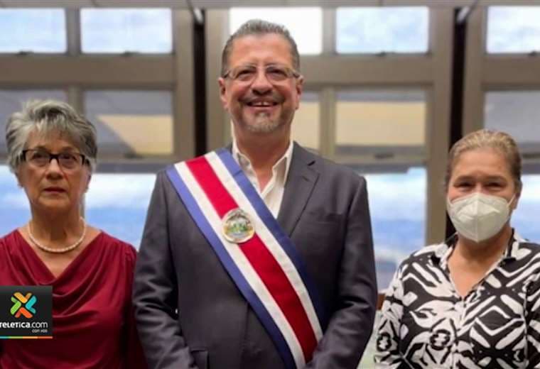 Rey de España y presidentes de Colombia y Panamá estarán en el traspaso de mando