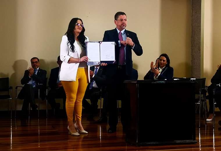 Sala IV anula, por inconstitucional, decreto de Chaves para homologación de medicamentos