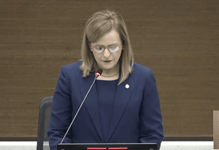 Juzgado mantiene vivo proceso penal contra embajadora Catalina Crespo