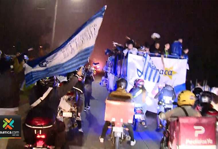 ¡Una locura! Así recibieron los aficionados al nuevo campeón Cartaginés