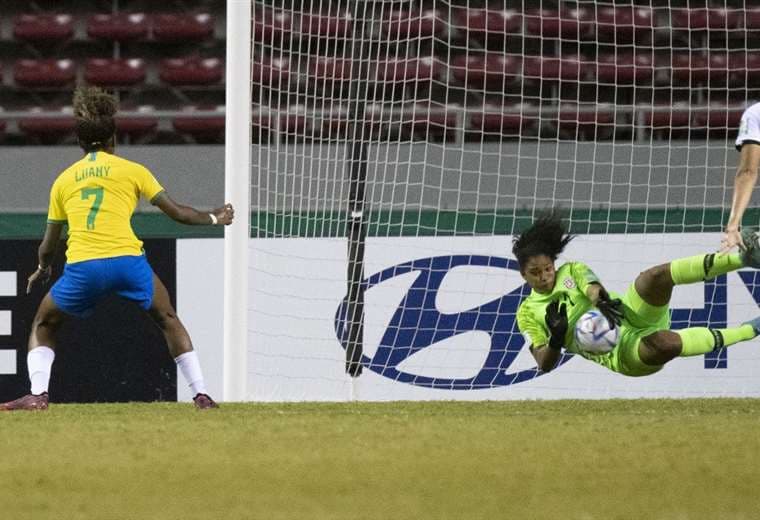 Génesis Pérez: "Si actúo como que no pasa nada, me voy a quedar estancada"