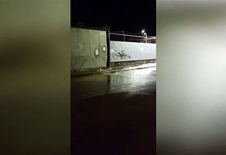 Video: Costosa fuga en tubo madre inunda calle y deja sin agua a miles de heredianos