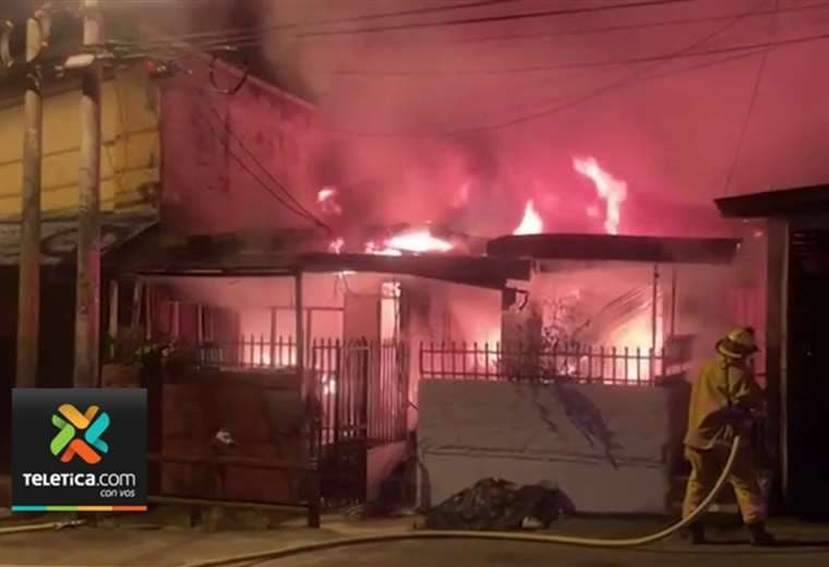 Costurera de Cartago sospecha que exnovio de hija les quemó la casa