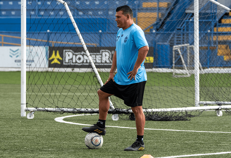 Un viejo conocido del fútbol tico será la mano derecha de Medford en el banquillo