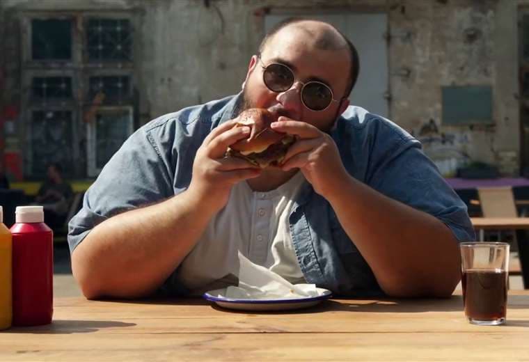 ¿Come compulsivamente o sin hambre? Podría ser a causa de sus emociones