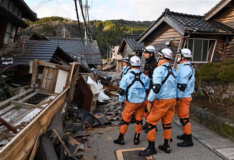 Balance del sismo de Año Nuevo en Japón supera los 200 muertos