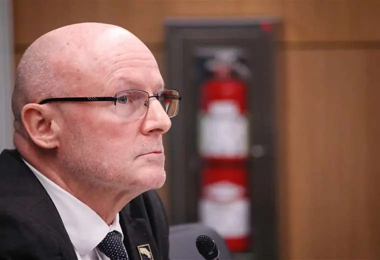 TSE ordena al Congreso incluir renuncia de Stephan Brunner en agenda del próximo lunes