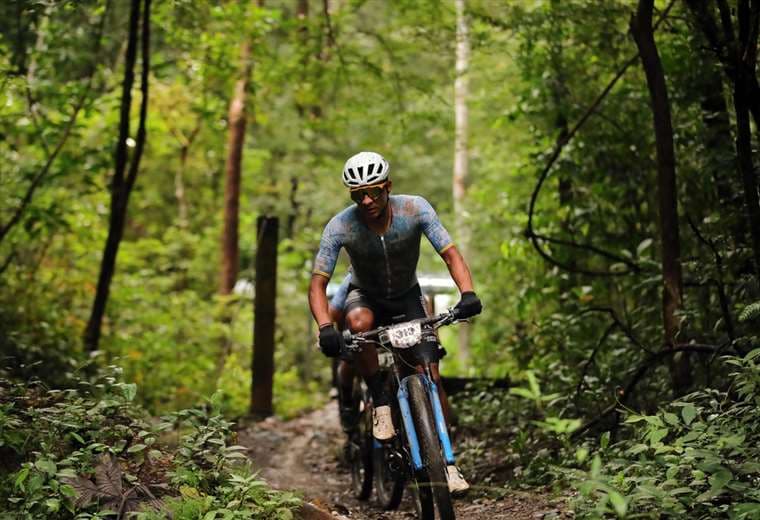 Luis Mejía y Cristel Espinoza se coronaron campeones de La Ruta 2024