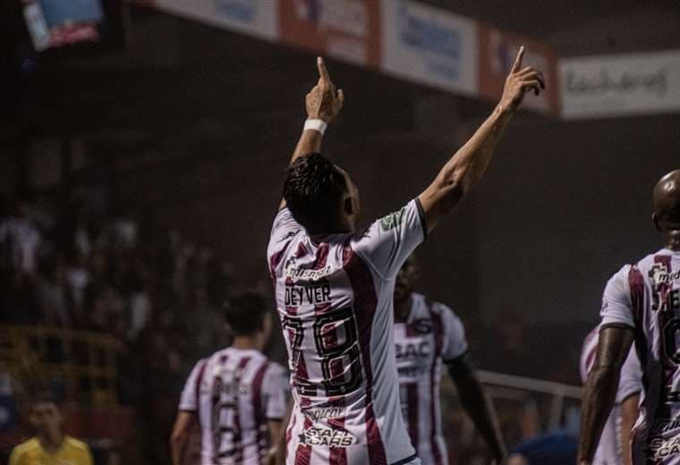 Deyver Vega. Saprissa