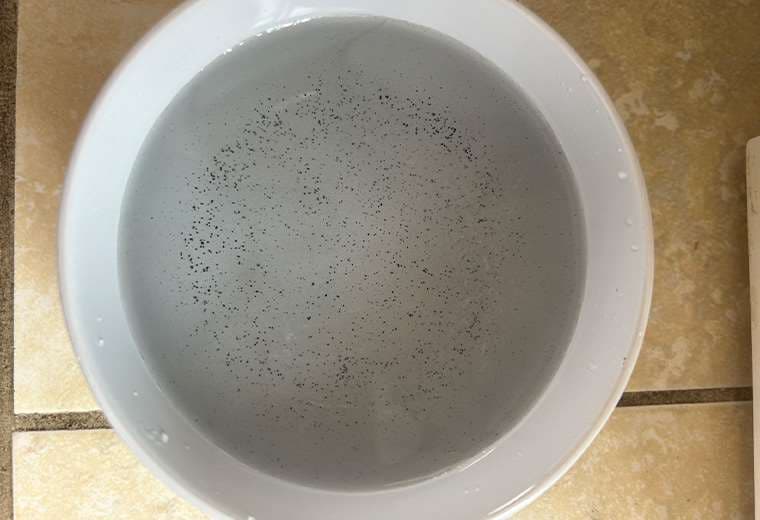 ESPH explica por qué salen “partículas negras” en agua de San Rafael de Heredia