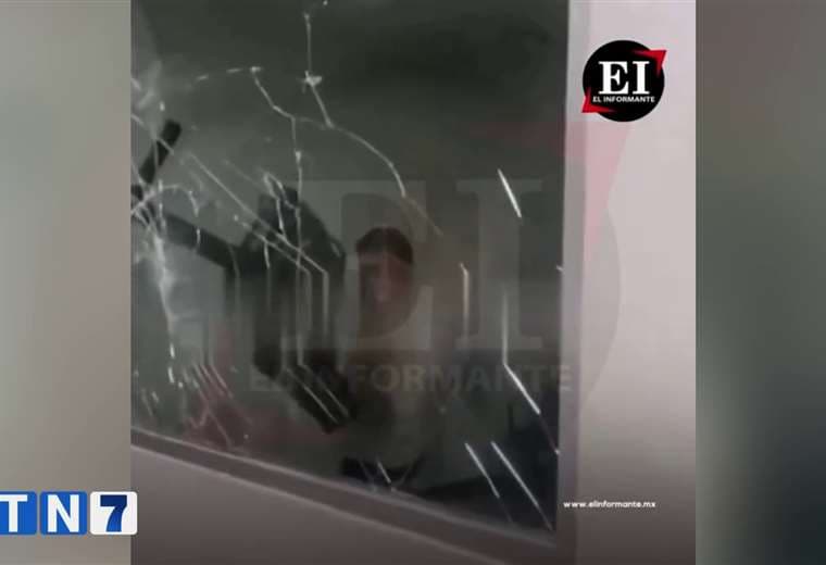 Video: Tico causó daños en aeropuerto de México