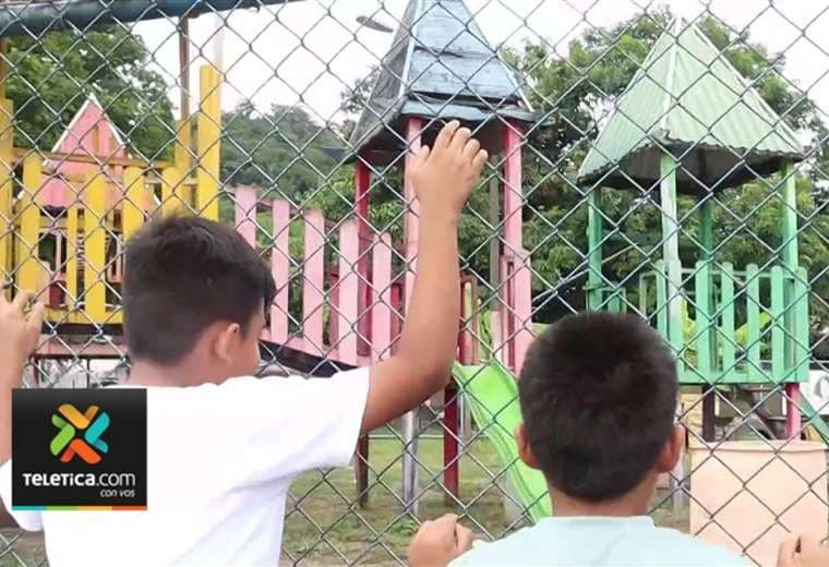 Niños de Talamanca piden ayuda para restaurar parque infantil