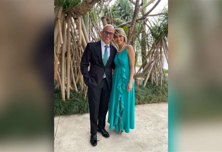 Mauricio Astorga y Katherine Campos sellan su amor con un “sí, acepto”