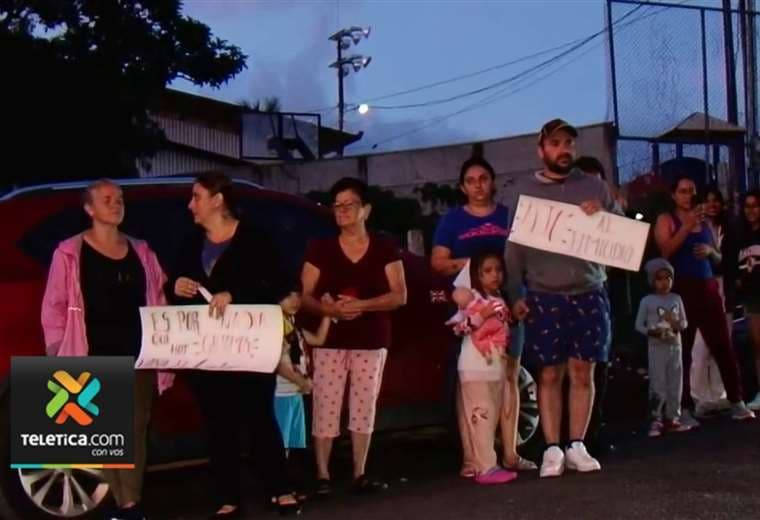 Familiares de Nadia Peraza hacen vigilia para alzar la voz tras su asesinato