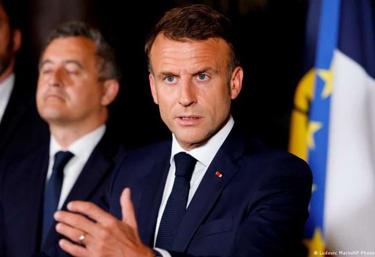 Macron suspende polémica reforma que inició disturbios en Nueva Caledonia