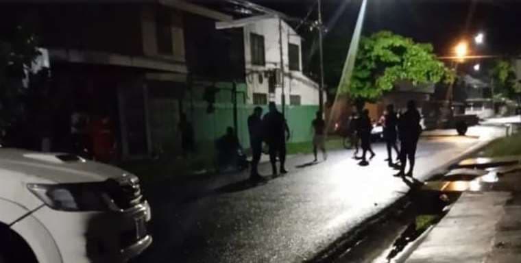 Hombres en moto persiguen y matan a balazos a joven en Puntarenas