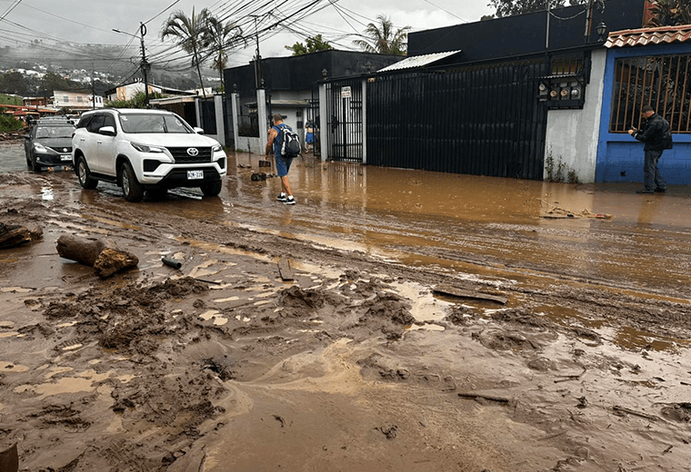 Fotografías: Alcalde Mario Redondo, Cartago