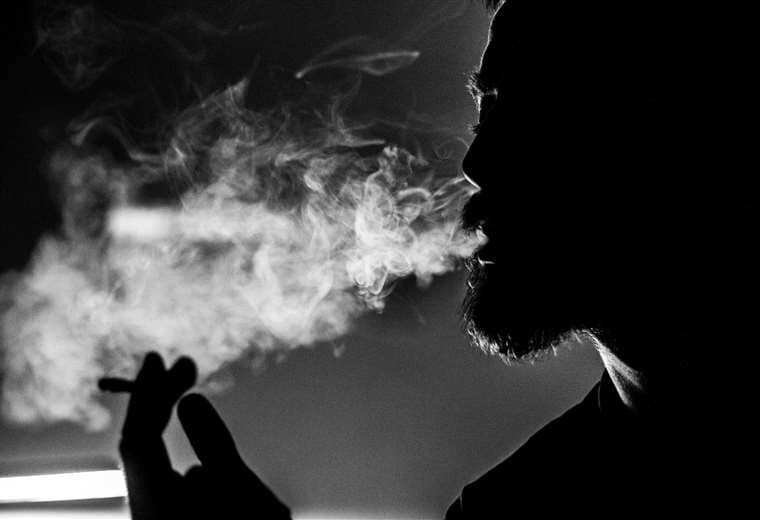 Dejar de fumar, una estrategia contra la demencia