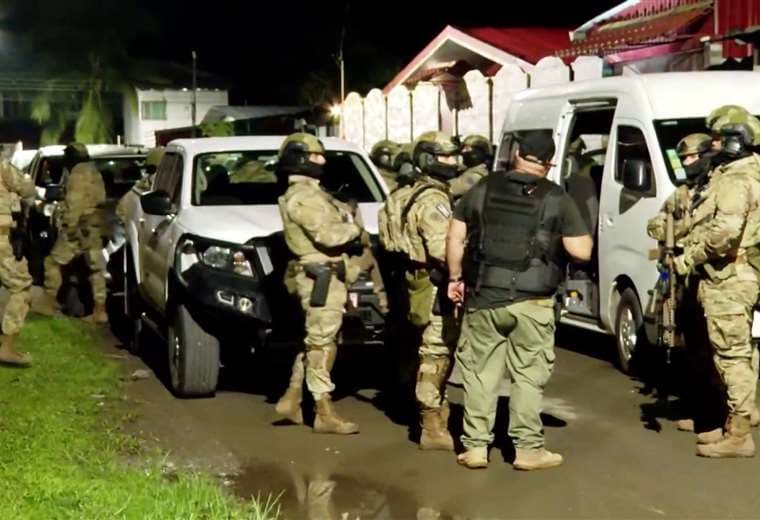 “Hijos de Al Qaeda” enviaron flor marchita a testigo de homicidio para silenciarlo