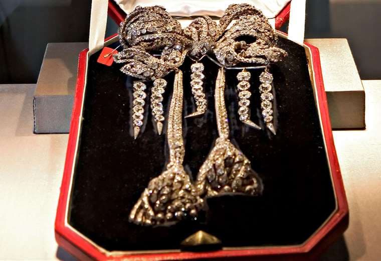 ¿Cómo fue el robo al museo del Louvre en París y cuáles son las valiosas joyas que se llevaron?