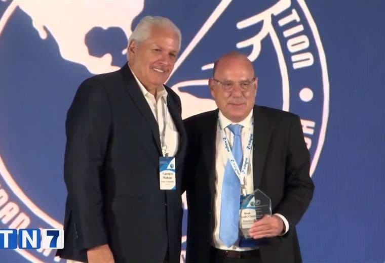 René Picado Cozza, presidente de Teletica, recibe Premio Ejecutivo del Año de la SIP