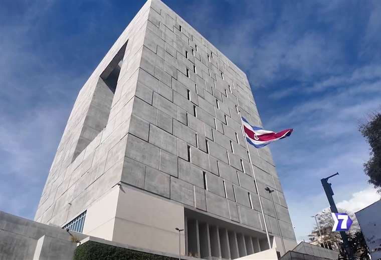 ¿Más requisitos para una curul?