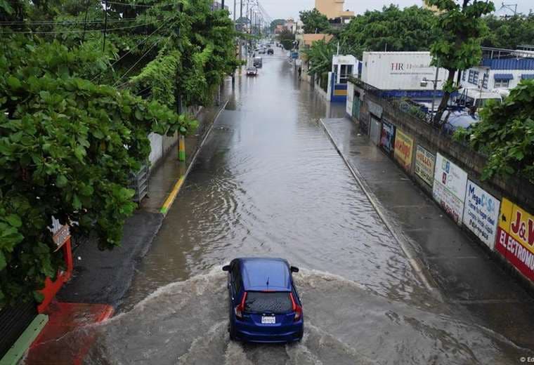 Melissa amenaza a Jamaica y Cuba como huracán