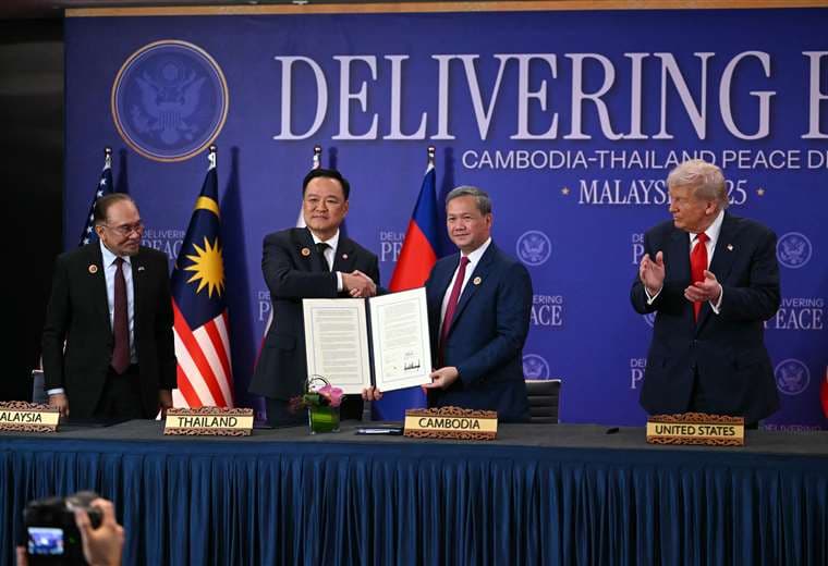 Camboya y Tailandia firman pacto de paz con Trump de testigo