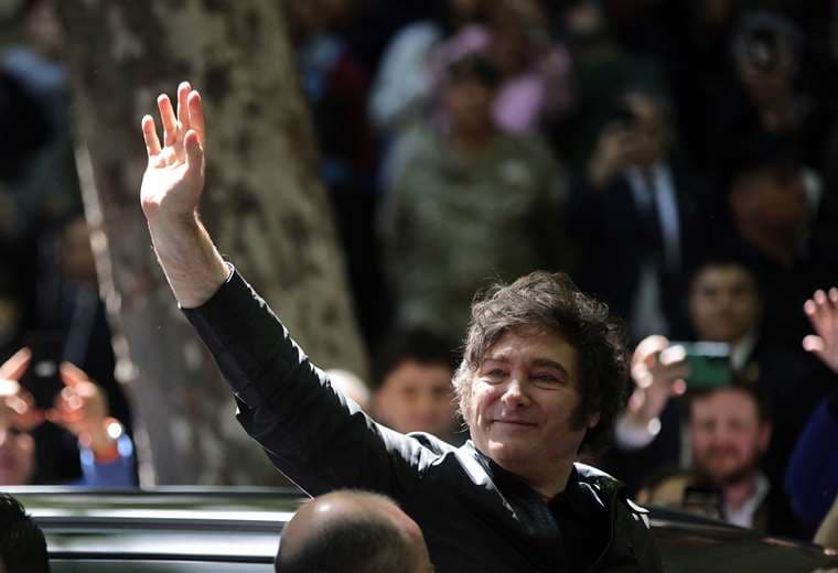 Contundente triunfo de Javier Milei en elecciones legislativas de Argentina