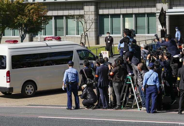 Acusado de matar a ex primer ministro japonés se declara culpable, tres años después