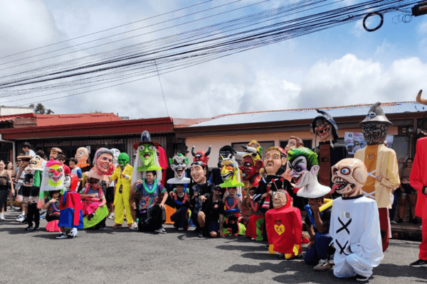 Día de la Mascarada Costarricense: una herencia viva de color, humor y tradición