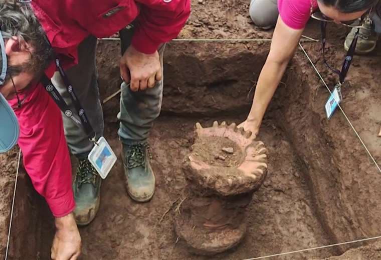 Descubren pieza arqueológica de más de 2 mil años en patio de casa en Poás