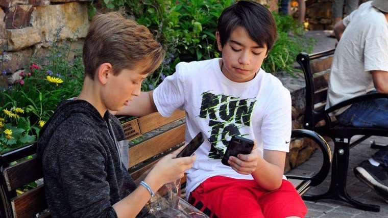 Cómo quiere Australia prohibir el acceso a las redes sociales a los menores de 16 años