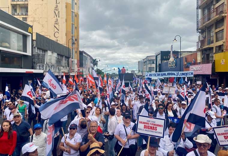 ¿En qué consiste el ajuste salarial que piden los sindicatos que protestaron este miércoles?