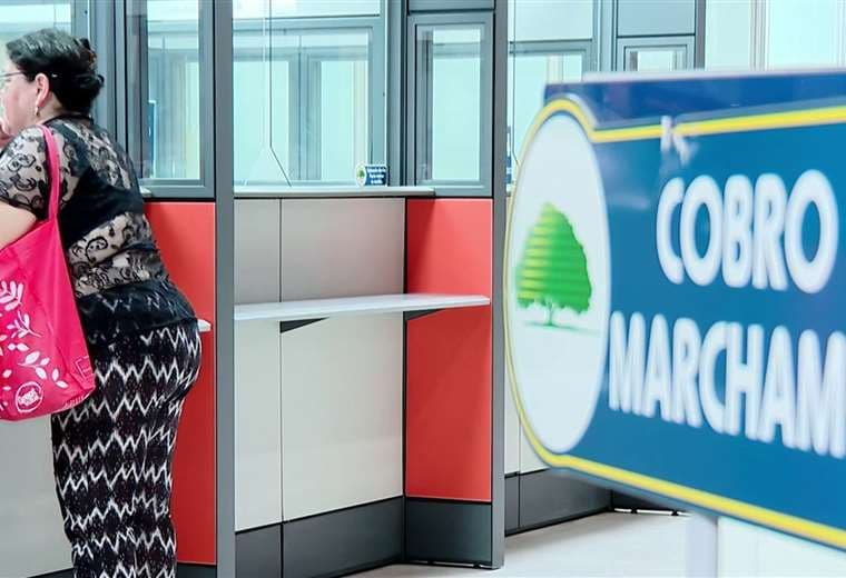 Más de la mitad de los dueños de vehículos aún no paga el marchamo 2026