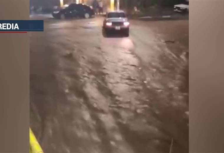 Fuertes lluvias de este viernes provocaron inundaciones en diferentes sectores de Heredia
