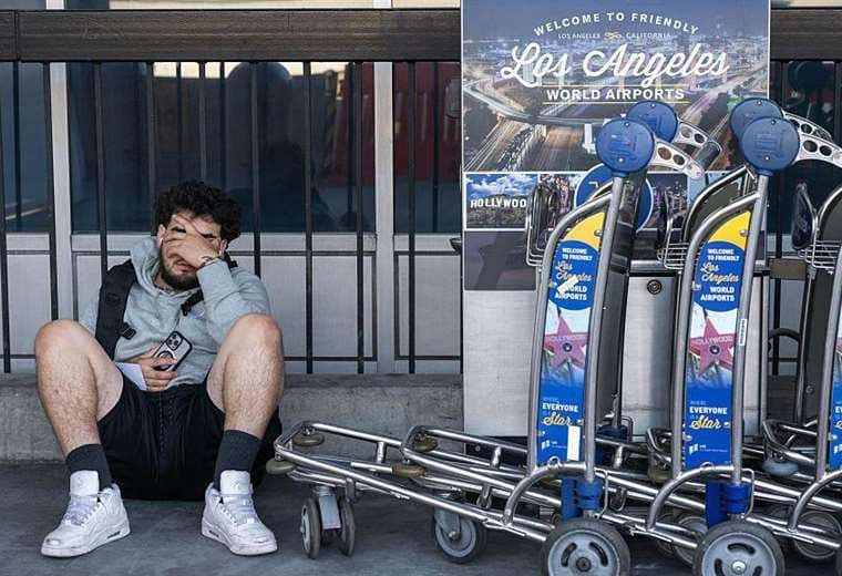 Miles de vuelos cancelados y con retraso en EE. UU. por prolongado cierre del gobierno