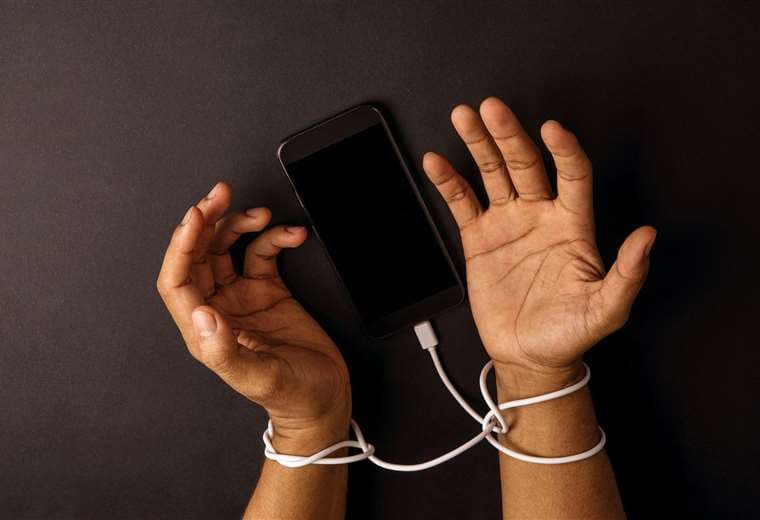 Las cinco formas de violencia digital más comunes (y cómo protegerse)