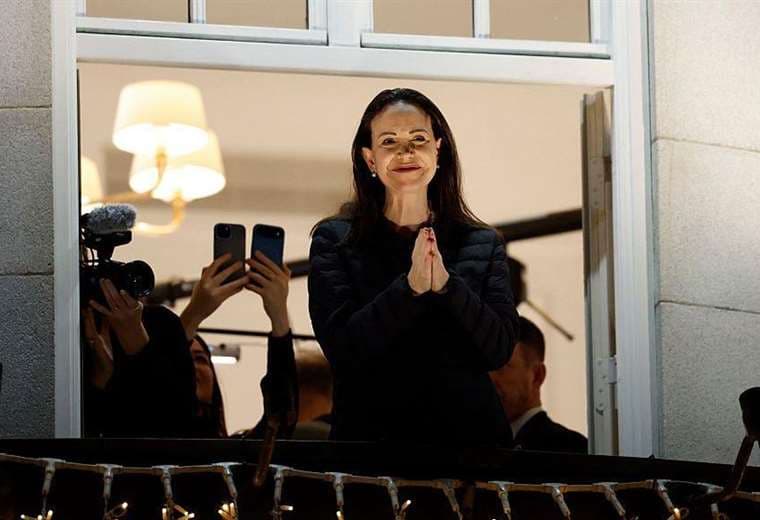 “Por supuesto que voy a regresar a Venezuela”, dice Machado tras reaparecer en Oslo