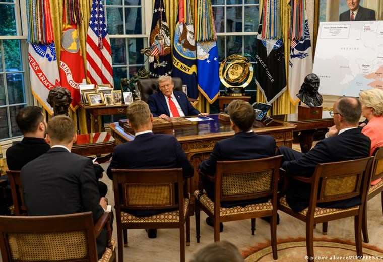 Trump busca dividir a la UE acercándose a la extrema derecha