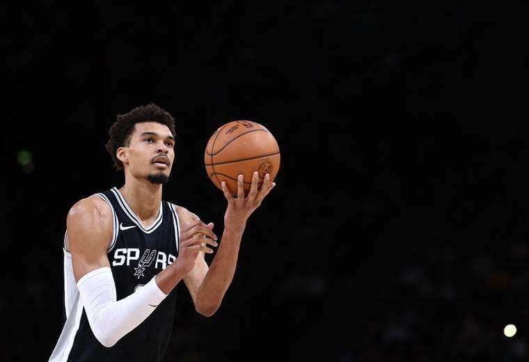 Knicks-Spurs lucharán por la tercera edición de la Copa NBA