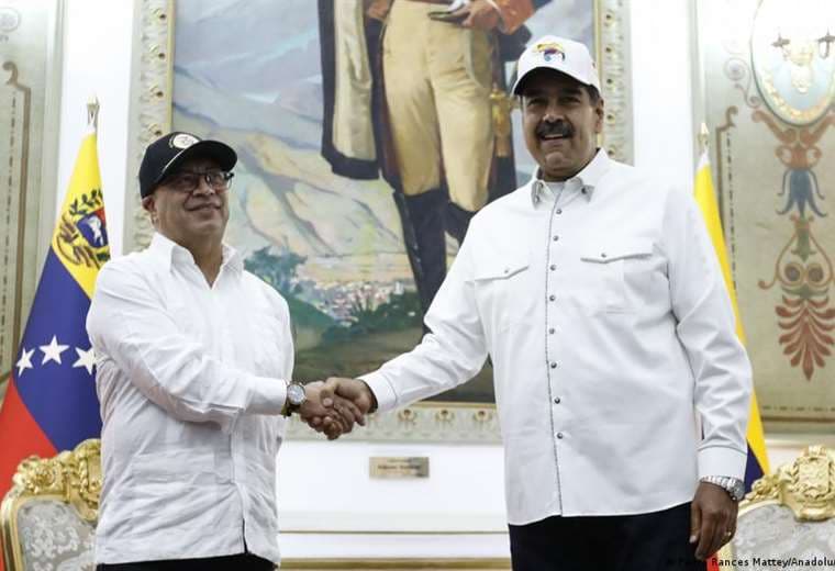 Petro reconoce por primera vez que Maduro es un "dictador"
