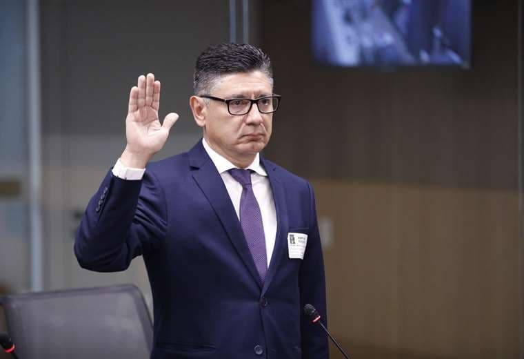 Diputados piden protección para exgerente tras denuncias de irregularidades en el INS