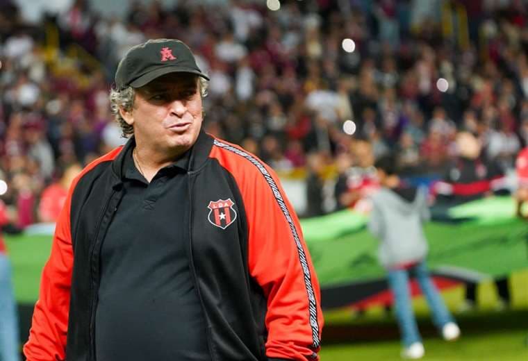 Óscar Ramírez, Juan Quirós