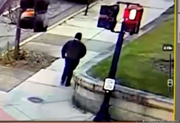 Identifican a sospechoso de tiroteo en universidad de EE. UU.