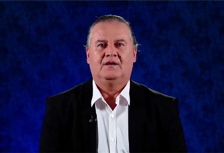 Cinco preguntas con el candidato Douglas Caamaño